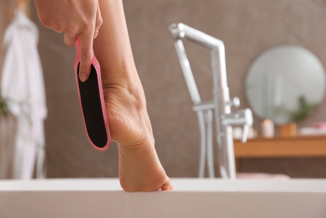 Kulit Kaki Kering, Inilah Penyebab dan Cara Mengatasinya - Alodokter