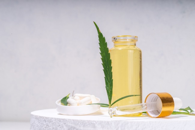 CBD Oil, Inilah 7 Manfaat dan Keamanannya bagi Kesehatan - Alodokter