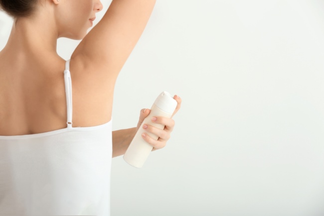 7 Deodorant Spray Terbaik untuk Atasi Bau Ketiak - Alodokter