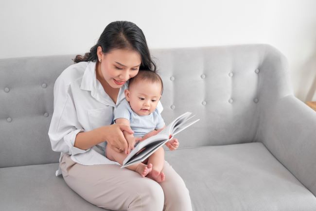 6 Ide Stimulasi Bayi 5 Bulan yang Mudah Dilakukan di Rumah - Alodokter
