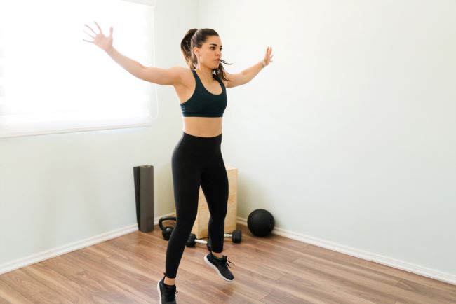 Manfaat Jumping Jacks dan Cara Melakukannya - Alodokter
