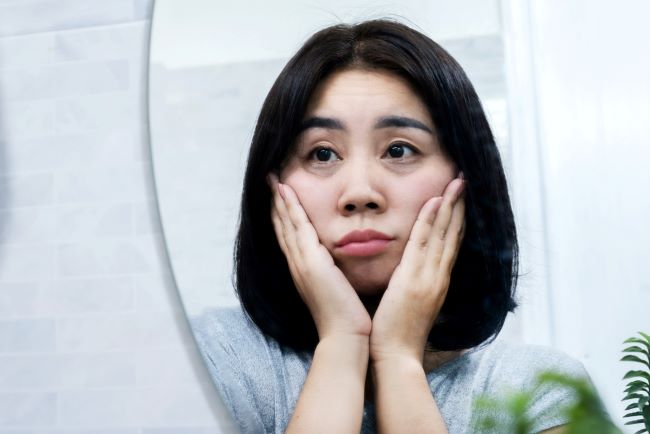Moon Face, Kenali Penyebab dan Cara Mengatasinya - Alodokter