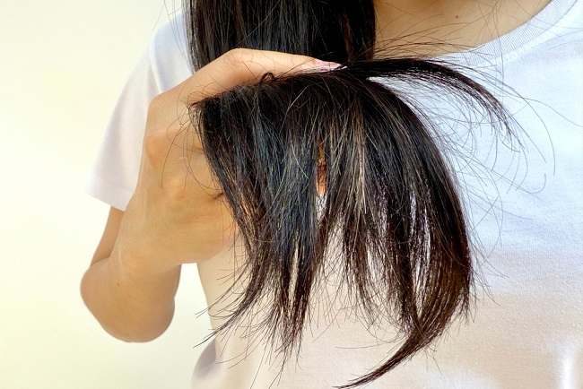 8 Penyebab Rambut Patah yang Perlu Diwaspadai - Alodokter