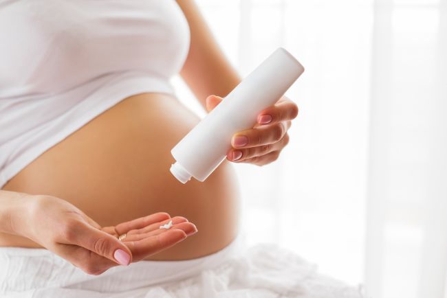 7 Sunscreen untuk Ibu Hamil yang Aman dan Bagus - Alodokter