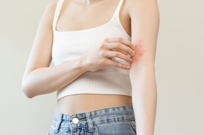 Stres Bikin Kulit Gatal Kemerahan, Benarkah? - Alodokter