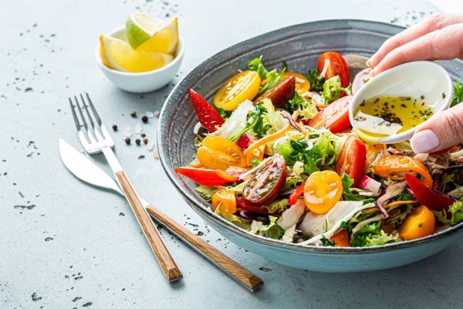 Bolehkah Ibu Hamil Makan Salad Sayur? Ini Jawabannya - Alodokter