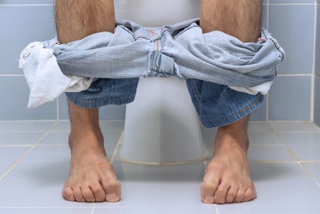 8 Ciri-Ciri Feses Tidak Normal yang Perlu Diwaspadai - Alodokter