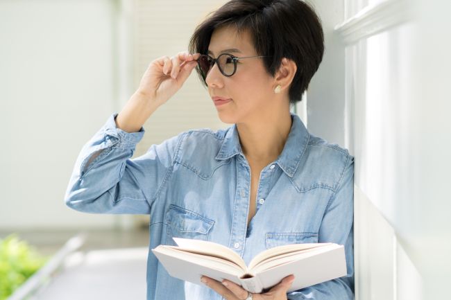 Inilah 5 Perbedaan Photocromic dan Bluecromic - Alodokter