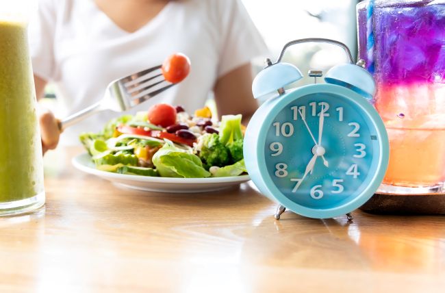 Mengenal Intermittent Fasting, Pola Makan dengan Aturan Waktu - Alodokter