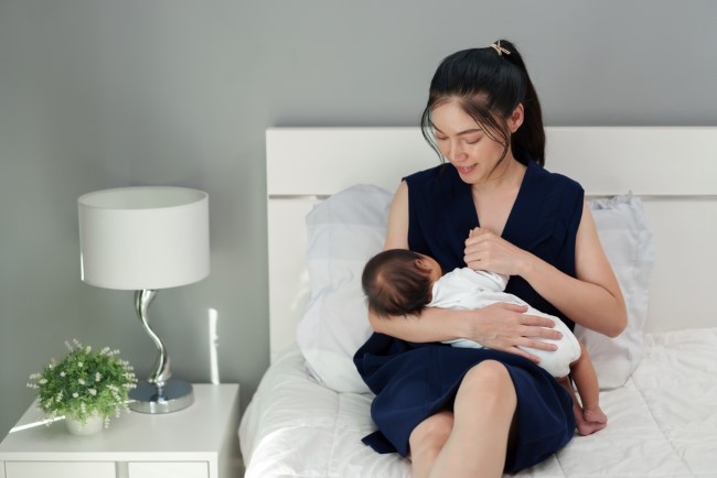 6 Cara Meningkatkan Produksi ASI agar Nutrisi Bayi Terpenuhi - Alodokter