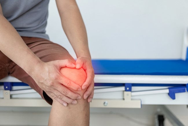 Nyeri pada Area Lutut, Kenali Penyebab dan Cara Mengatasinya - Alodokter