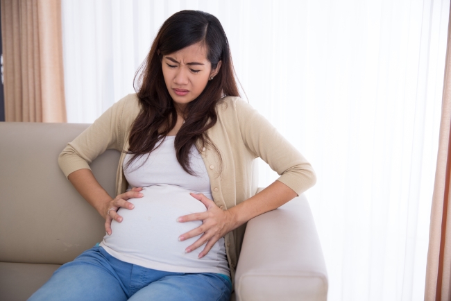 Sakit Perut pada Wanita Hamil, Kenali Penyebab dan Cara Mengatasinya - Alodokter
