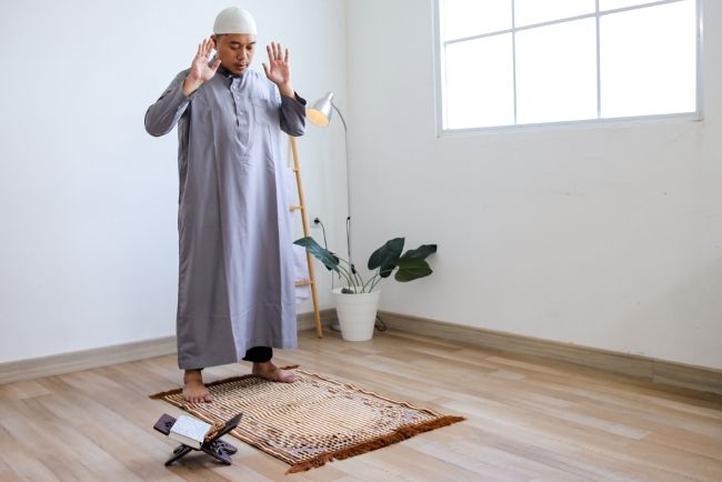 8 Manfaat Sholat untuk Kesehatan yang Jarang Diketahui - Alodokter