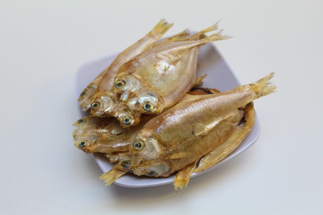 Ikan Asin, Inilah Manfaat, Bahaya, dan Cara Aman Mengonsumsinya - Alodokter