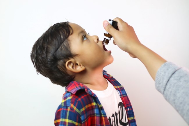 5 Efek Samping Imunisasi Polio Tetes yang Perlu Diketahui - Alodokter
