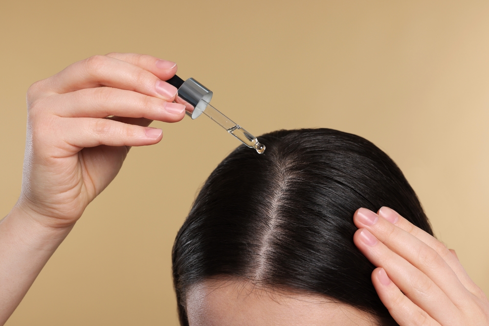 7 Rekomendasi Vitamin Rambut Kering yang Ampuh - Alodokter