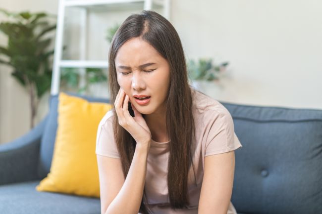 7 Penyebab Rahang Sakit yang Sering Terjadi - Alodokter