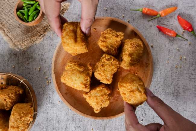 Kalori Tahu Goreng dan Tips Mengonsumsinya dengan Sehat - Alodokter