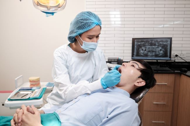 Kapan Boleh Makan Nasi Setelah Cabut Gigi? Ini Jawabannya - Alodokter