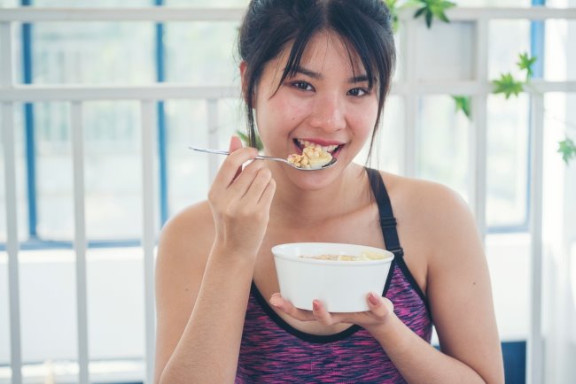 Makan Sebelum Olahraga, Ini Panduan dan Hal yang Perlu Diperhatikan - Alodokter