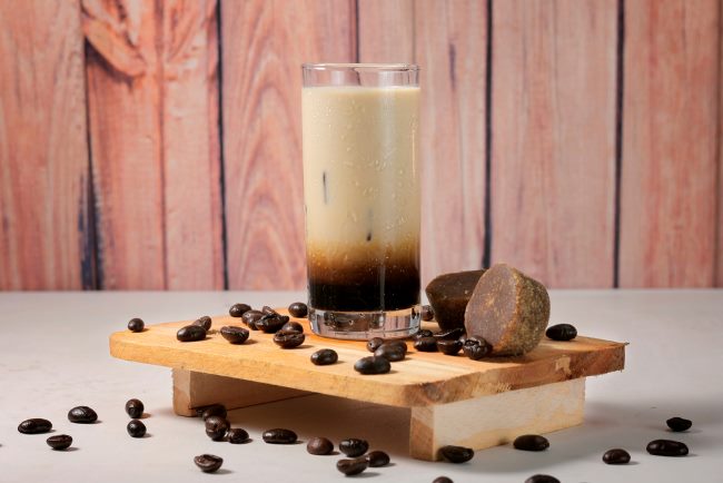 Kopi Gula Aren, Ketahui Manfaat, Risiko, dan Tips Konsumsi yang Sehat - Alodokter