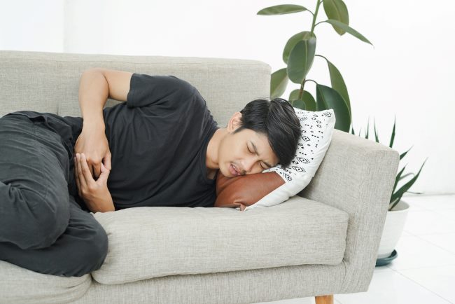 6 Cara Mengatasi Sakit Perut Melilit Hilang Timbul yang Aman dan Efektif - Alodokter