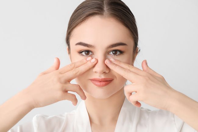 8 Cara Mengencangkan Kulit Wajah secara Alami dalam 1 Minggu - Alodokter