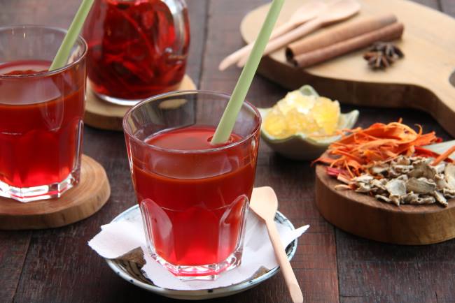 Wedang Secang, Simak Manfaat dan Resep Membuatnya - Alodokter