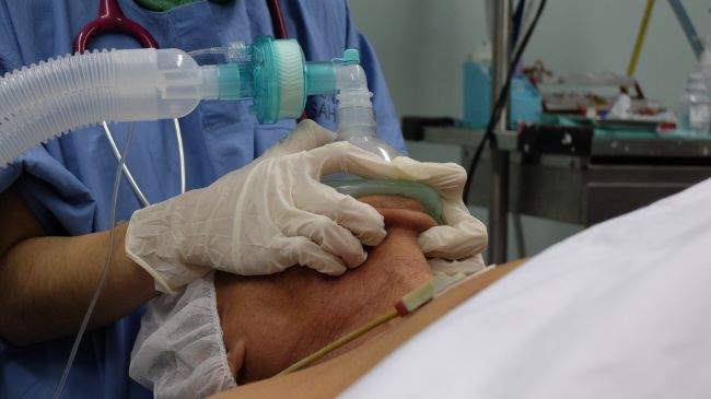 Intubasi, Ketahui Prosedur dan Risiko yang Perlu Diwaspadai - Alodokter
