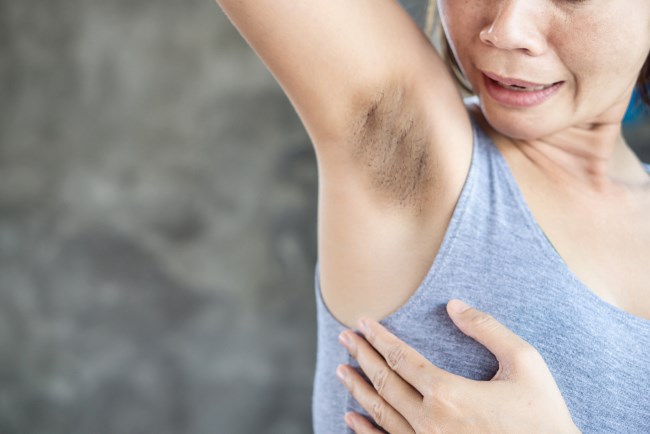 6 Cara Menghilangkan Ketiak Hitam agar Kulit Kembali Cerah - Alodokter