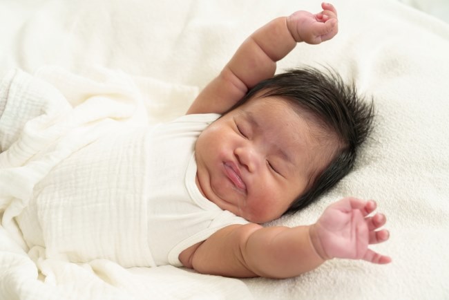 Kenapa Bayi Sering Ngulet, Ini Penjelasan Medisnya - Alodokter
