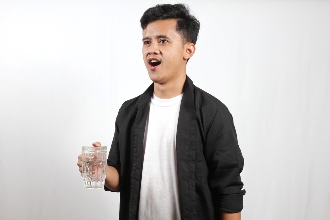 Sendawa Terus-Menerus, Kenali Penyebab dan Tips Mengatasinya - Alodokter