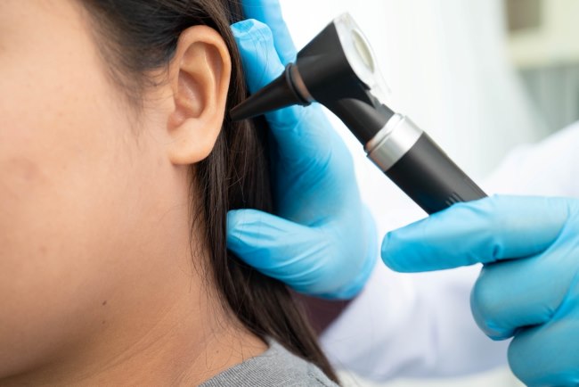 Dokter Spesialis THT Terbaik di Surabaya - Alodokter