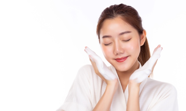 Rangkaian Skincare untuk Usia 30 Tahun ke Atas - Alodokter