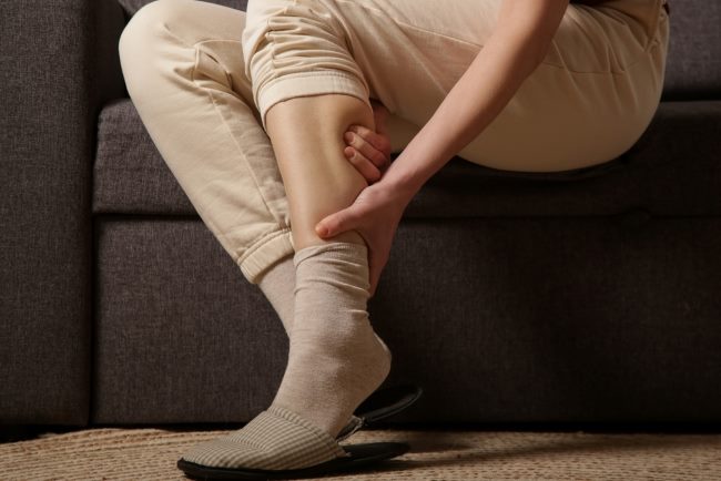 Betis Pegal di Malam Hari, Ketahui Penyebab dan Cara Mengatasinya - Alodokter