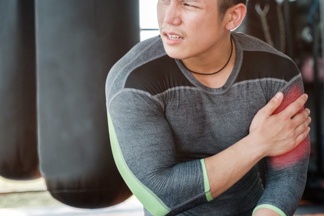 Kedutan Lengan Kiri, Kenali Penyebab dan Cara Mengatasinya - Alodokter