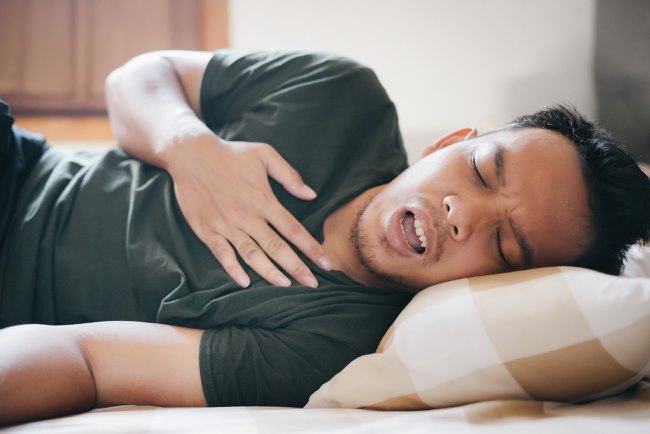Bangun Tidur Dada Sakit, Inilah Penyebabnya yang Sering Terjadi - Alodokter
