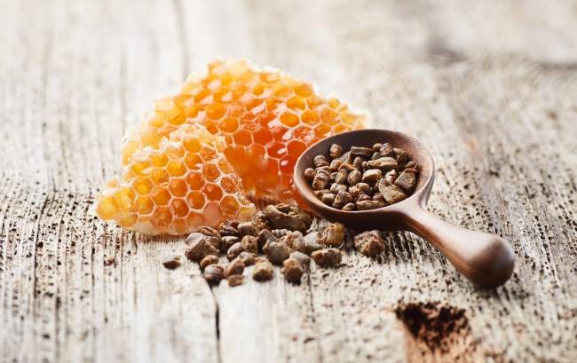 5 Manfaat Propolis untuk Wajah yang Sayang Dilewatkan - Alodokter