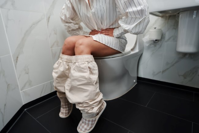 5 Cara Mengatasi BAB Cair yang Ampuh dan Mudah Dilakukan - Alodokter