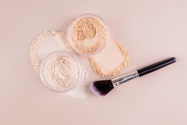 6 Perbedaan Loose Powder dan Setting Powder yang Penting Diketahui ...