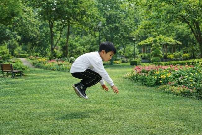 Mengenal Lompat Kelinci, Olahraga Sederhana untuk Tumbuh Kembang Anak - Alodokter