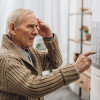 Tingginya Risiko Efek Samping Penggunaan Naproxen untuk Menghambat Progresivitas Alzheimer – Telaah Jurnal