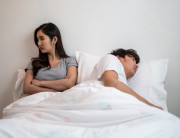 Porno uxlab yotgan porno