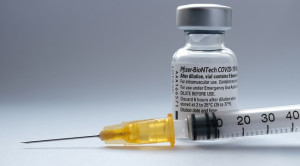 Efikasi Vaksin COVID-19 Pfizer terhadap COVID-19 Varian Delta dan Varian Lain – Telaah Jurnal Alomedika