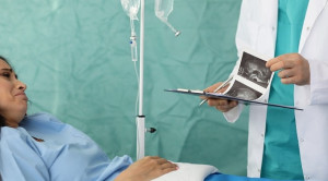 Risiko Abortus pada Pasien COVID-19 yang Hamil - Telaah Jurnal Alomedika