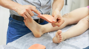 Efikasi Orthoses Insoles pada Osteoartritis Genu