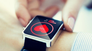 Teknologi Smartwatch untuk Deteksi Atrial fibrilasi – Telaah Jurnal Alomedika