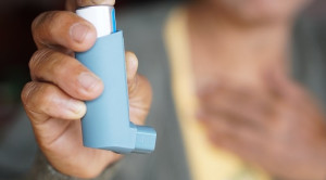 Budesonide-Formoterol vs Fluticasone-Salmeterol untuk Terapi Penyakit Paru Obstruksi Kronis – Telaah Jurnal Alomedika