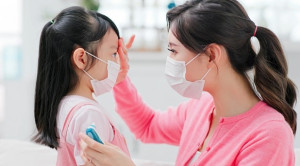 Penggunaan Masker Tidak Menurunkan Insiden COVID-19 pada Anak – Telaah Jurnal Alomedika