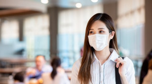 Efektivitas Penggunaan Masker untuk Mencegah COVID-19 dalam Tempat Umum Tertutup (Indoor) – Telaah Jurnal Alomedika